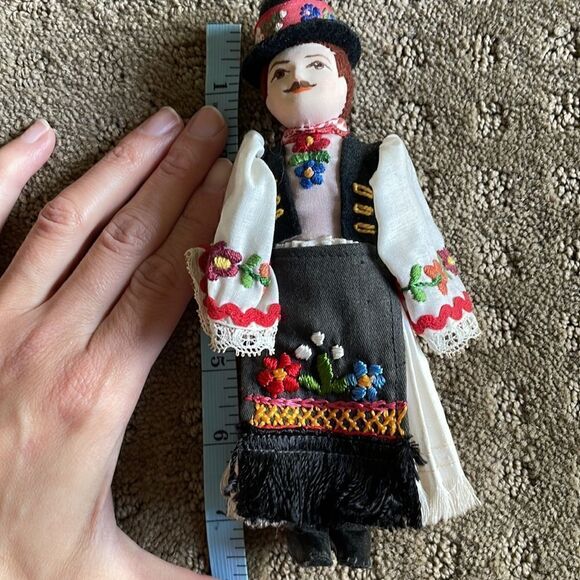 Vintage 70s Handmade Hungarian Doll in Traditional Costume - Picture 11 of 11